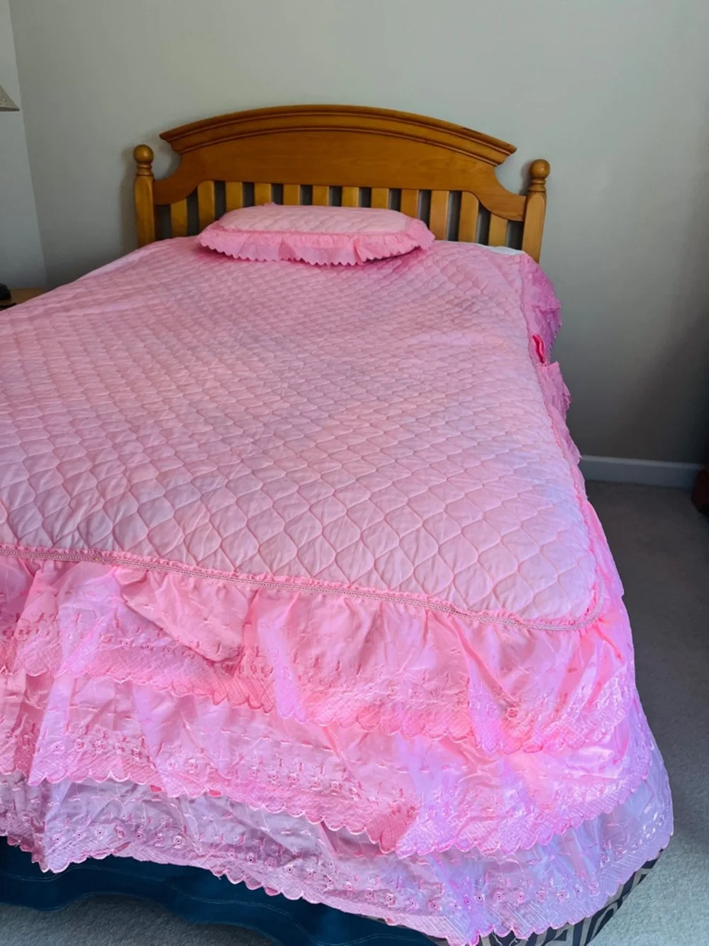 Vintage Shimmer Pink Quilted Bedspread with Ruffled Skirt – Full Size